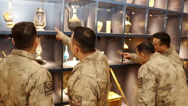 Jandarma personeli Kırşehir’in tarihi ve turistik merkezlerini gezdi