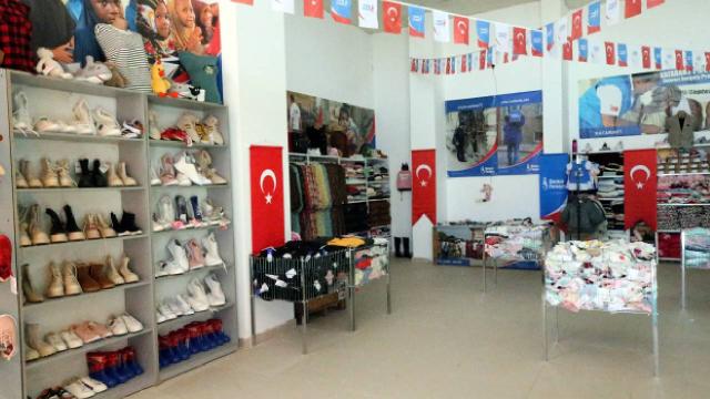Şanlıurfa’da ihtiyaç sahipleri için “Geçici Giyim Mağazası” açıldı