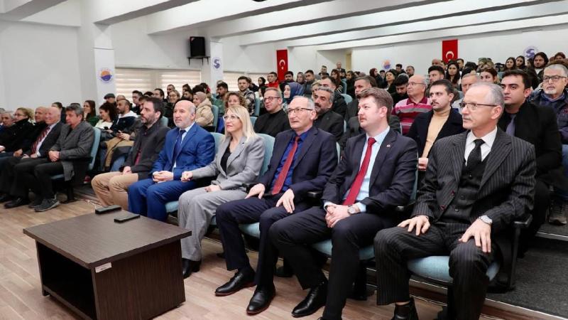 Sinop’ta “Bağımlı Olma, Özgür Ol” konferansı