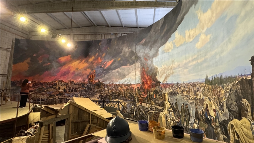 Rus ressam Samsonov: “Büyük Manisa Yangını”nı dev panorama eserine işliyor