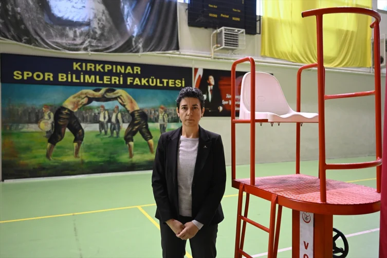 Voleybol hakemi Nurper Özbar Paris 2024’te Türkiye’yi temsil edecek