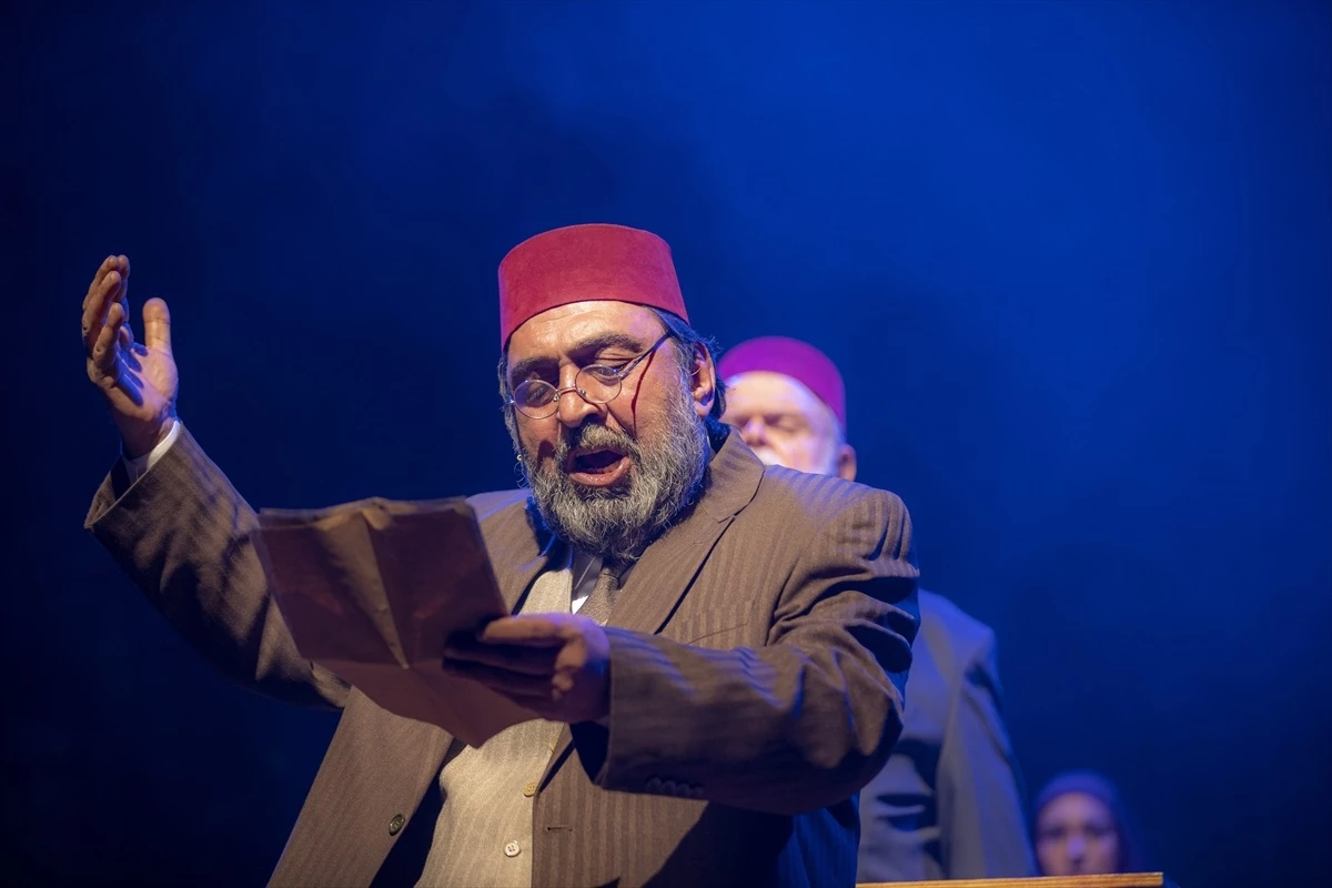 Sakarya’da Cumhuriyet’e Doğru tiyatro oyunu sahnelendi