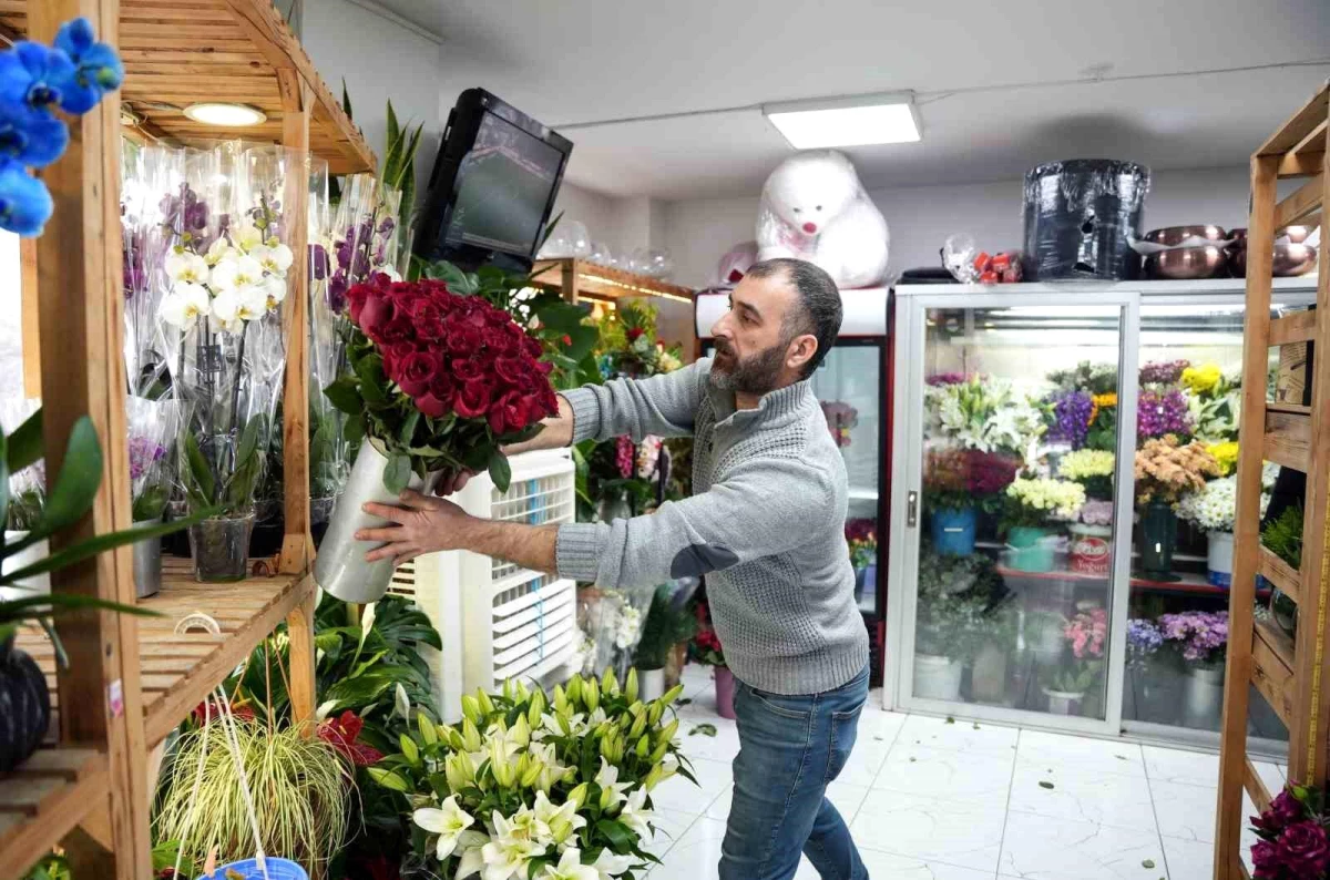 İstanbul’da Sevgililer Günü’ne sayılı günler kala gül fiyatları tavan yaptı
