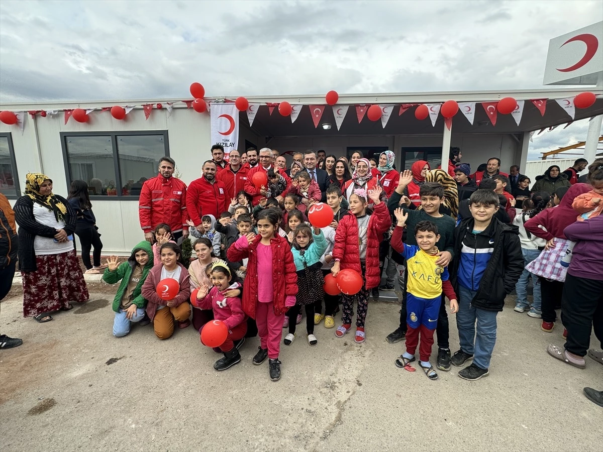 Osmaniye’de depremzedeler için kütüphane açıldı