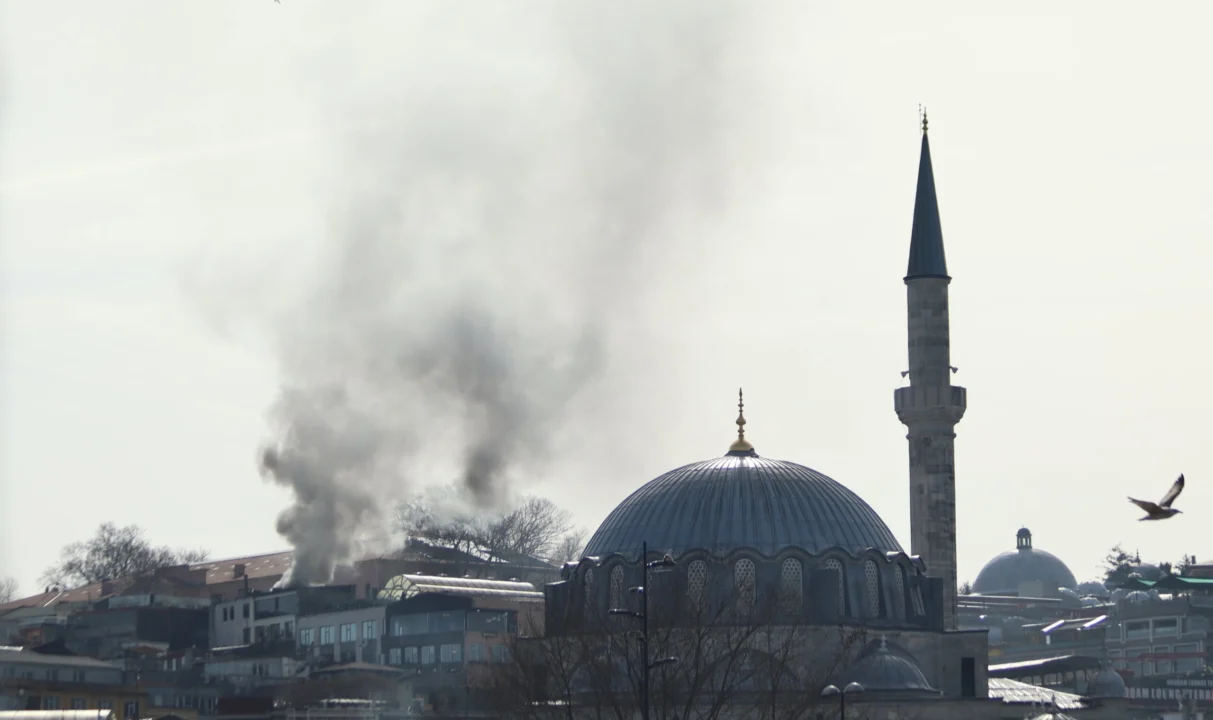 Tarihi Yarımada’da Korkutan Yangın(Özel Haber)