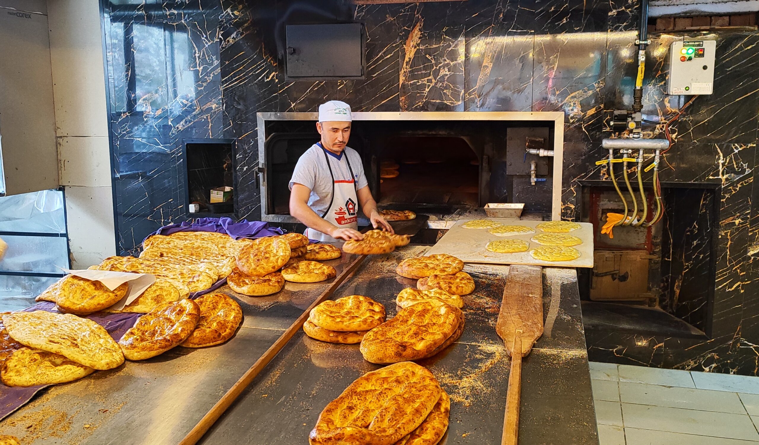 Fırıncı Ustalarının Zorlu Mesaisi(Özel Haber)