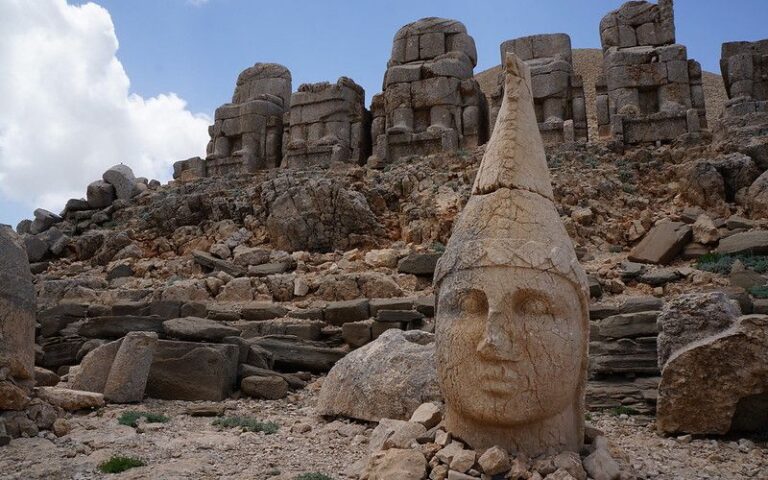 ’ Nano kireç ‘ Nemrut’u koruyor: Tanrıların Tahtı