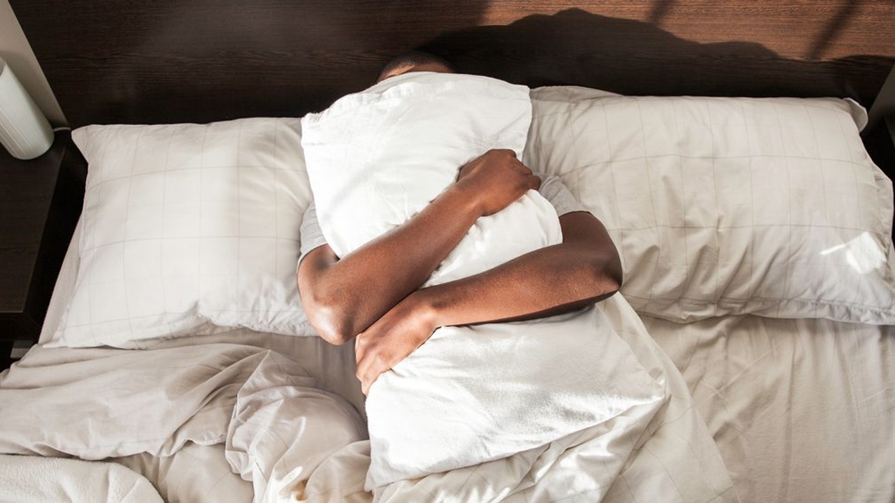 İyi Bir Gece Uykusu Çekmek İsteyenler Buraya: İşte Deliksiz Bir Uyku İçin Yapmanız Gerekenler