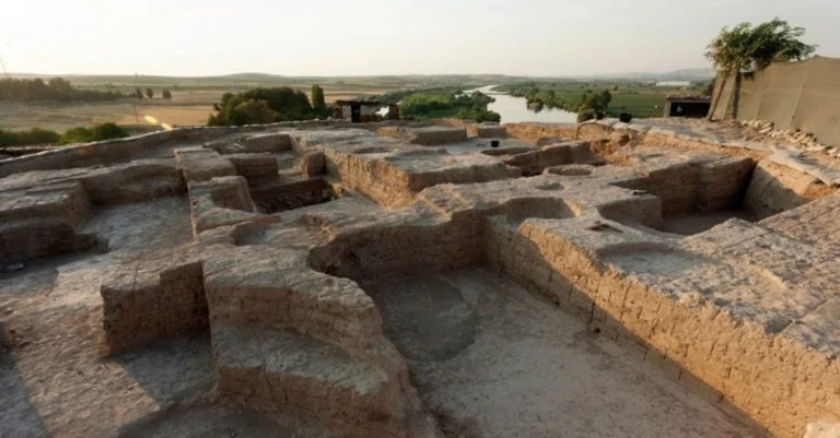 Karkamış antik kenti “Mühür Evi” önemli buluntuları ile Hitit-Asur ilişkilerine farklı bir bakış açısı getirmektedir