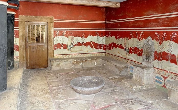 Knossos Sarayı’nın görkemli taht odasının Avrupa’nın en eski taht odası olduğu düşünülüyor