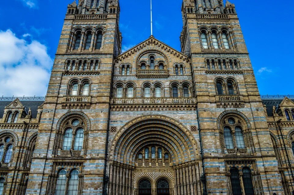 Londra müzelerindeki 1700’e yakın eserin çalındığı ya da kaybolduğu bildirildi