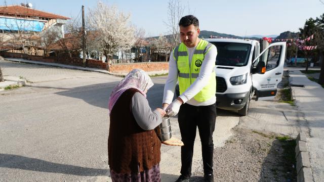 Çorum’daki tarihi aşevi 500 haneye yemek ulaştırıyor