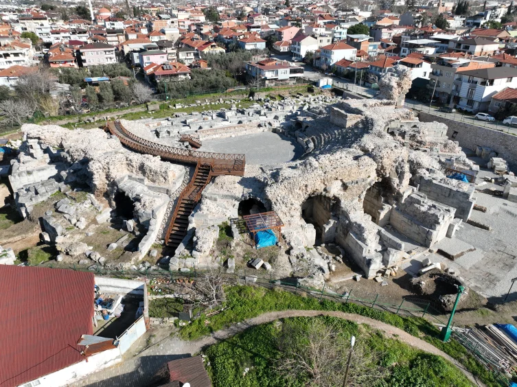 1800 yıllık İznik Roma Tiyatrosu’nda restorasyon tamamlandı