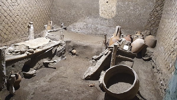 Pompeii’nin kuzeyindeki villa Civita Giuliana’daki son keşif, bir köle odasının kalıntıları