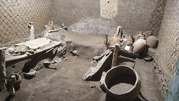 Pompeii’nin kuzeyindeki villa Civita Giuliana’daki son keşif, bir köle odasının kalıntıları
