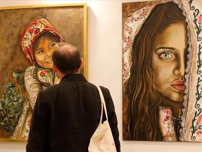 Paris’te 4 Türk kadın ressamın eserlerinin yer aldığı serginin açılışı yapıldı