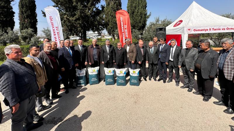 Osmaniye’de 340 çiftçiye 34 ton soya tohumu dağıtıldı