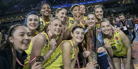 Kadınlar Kupa Voley’de şampiyon Fenerbahçe Opet