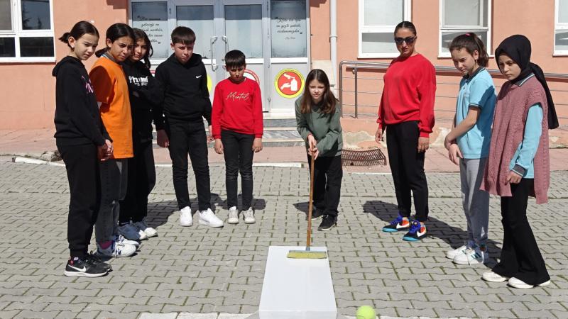 Kütahyalı öğrenciler golfle tanıştı