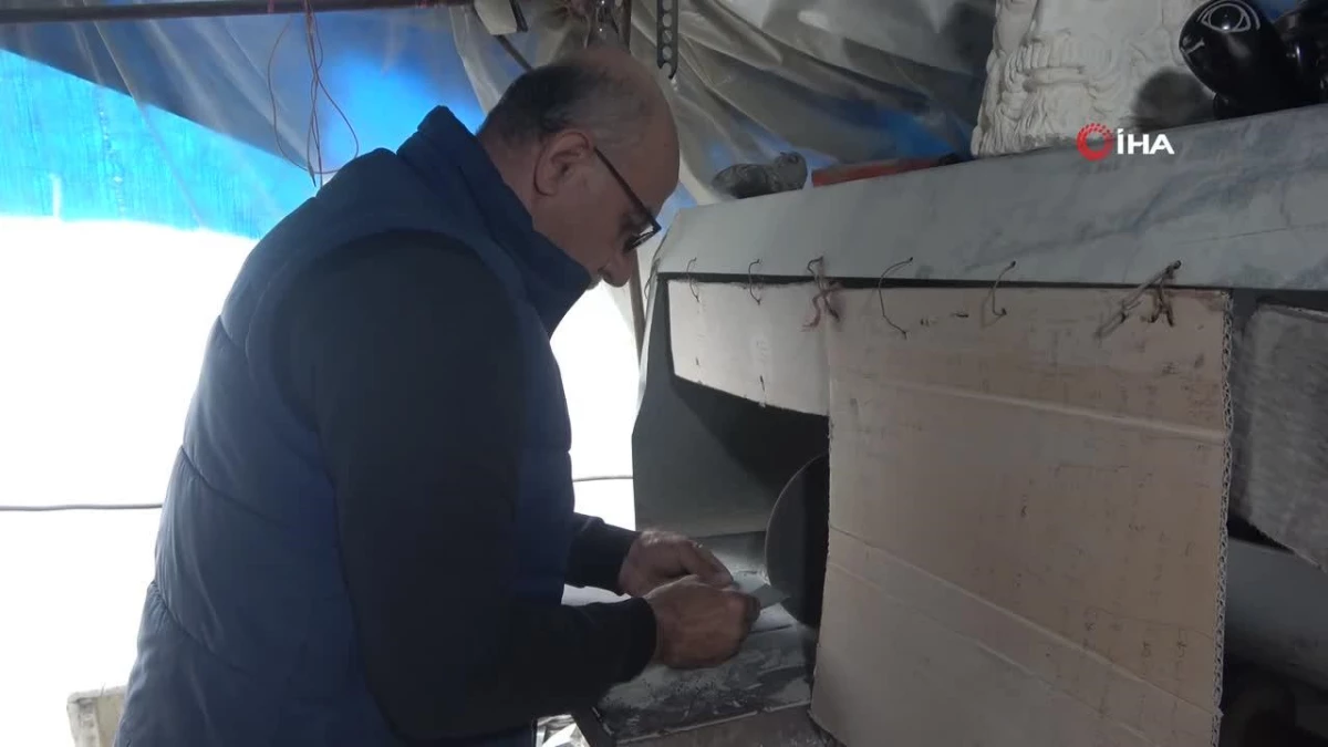 Serpantin taşından ortaya çıkan eserler 500 Dolar’dan başlayan fiyatlarla satılıyor