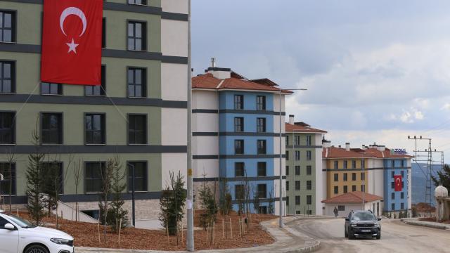 Deprem bölgesinde kurası çekilen konut sayısı 76 bine ulaştı