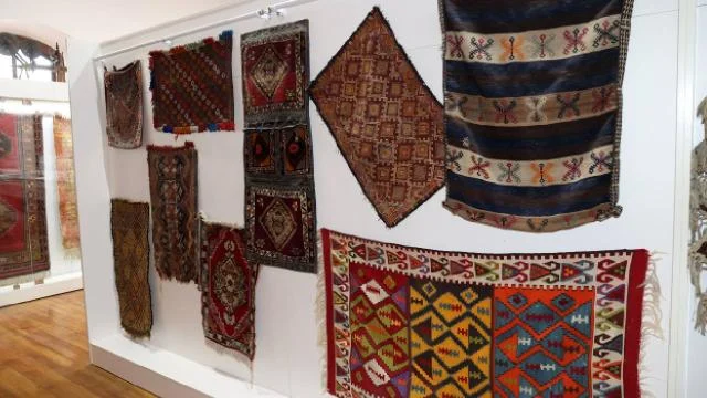 Sivas’ta 1000 yıllık Selçuklu halısı müzede sergileniyor