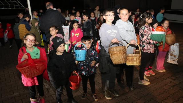 Amasya’da her ramazan gerçekleşen ”Sepet Sallama” geleneği devam ediyor