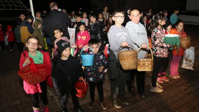 Amasya’da her ramazan gerçekleşen ”Sepet Sallama” geleneği devam ediyor