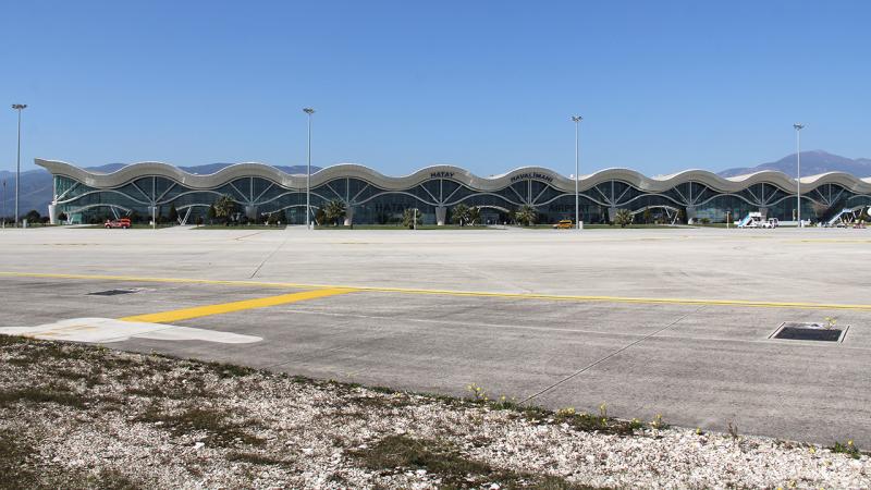 Depremde zarar gören Hatay Havalimanı’nda çift yönlü uçuşlar başlıyor