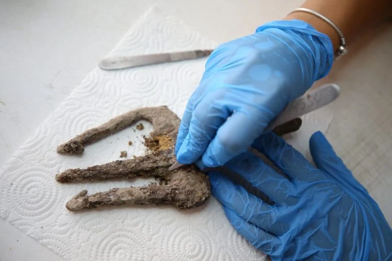 Türkiye’de Assos antik Kenti’nde 1.700 yıllık bir trident keşfedildi