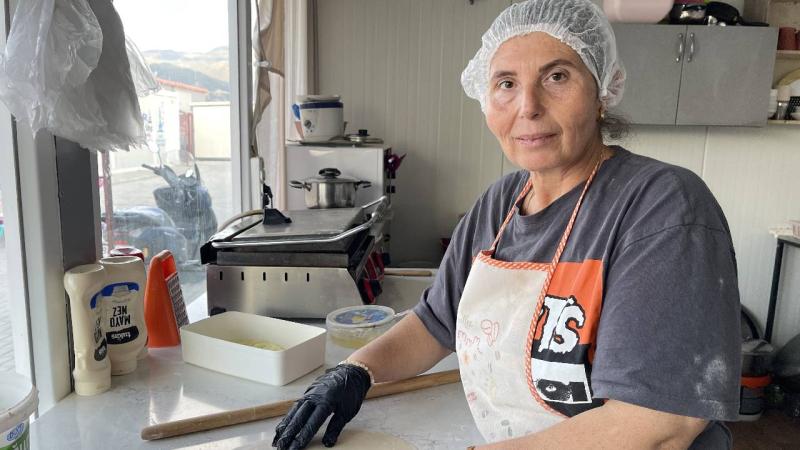 Osmaniye’de kadın esnaf konteyner kentte hayata tutunuyor