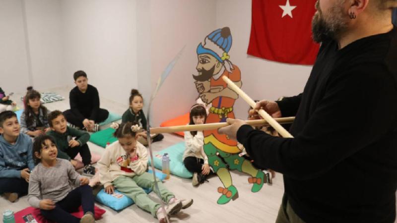 Yalova’da ramazanda Karagöz ve Hacivat geleneği dev tasvirlerle yaşatılıyor