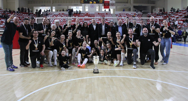 Sakarya Voleybol namağlup şampiyon