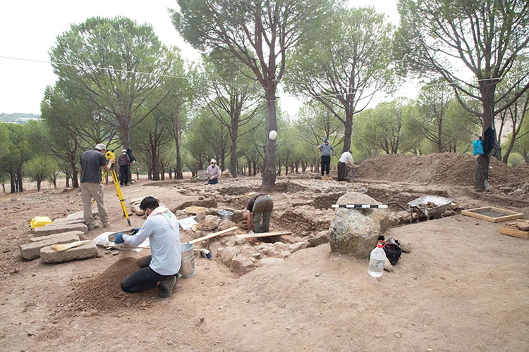 Bergama Antik Kenti’nde “Kuş Kahini Markos” un mezarı bulundu