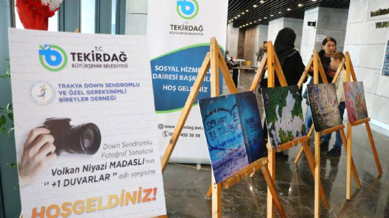 Tekirdağ’da down sendromlu fotoğrafçı dördüncü sergisini açtı