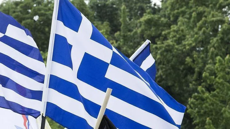 Yunanistan kadınların gönüllü askere alınmasını değerlendiriyor