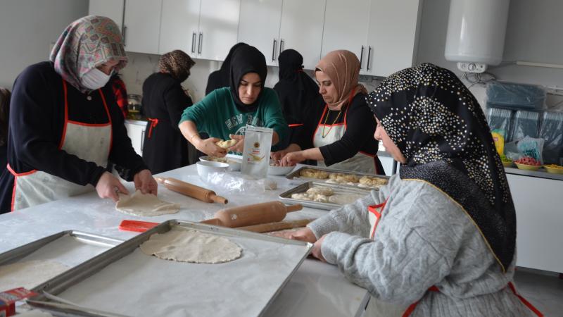 Muş’ta kadınlar çölyak hastaları için özel gıdalar hazırlıyor
