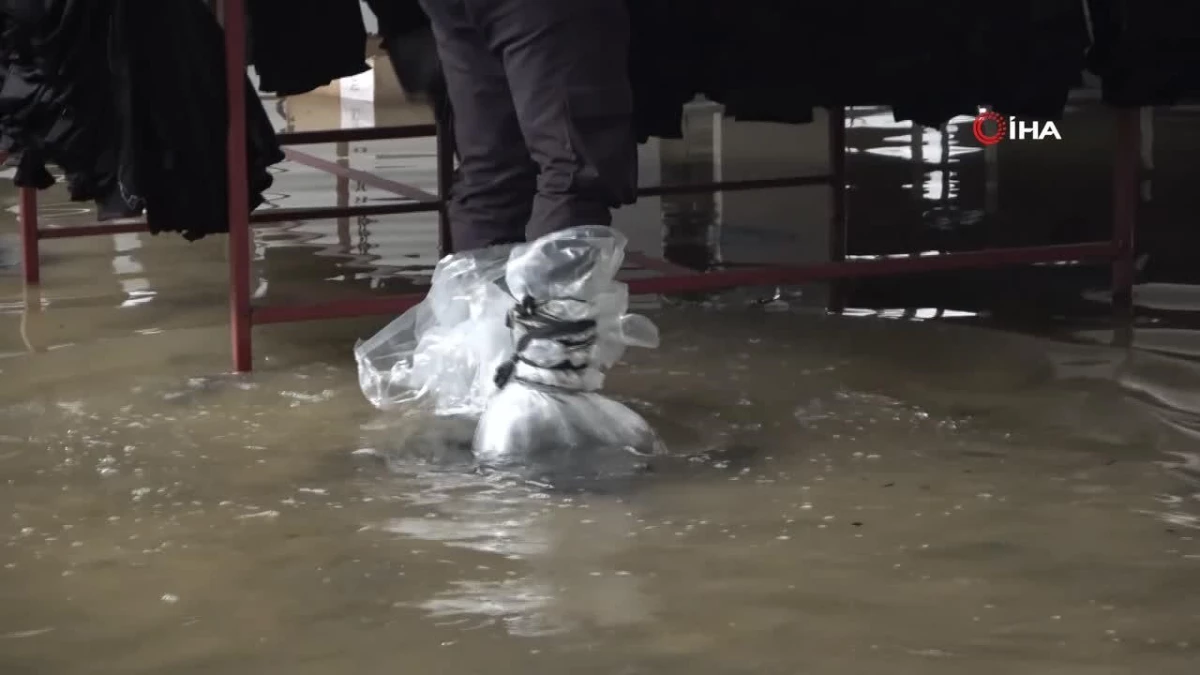 Muş’ta Tekstil Atölyesi Sular Altında Kaldı