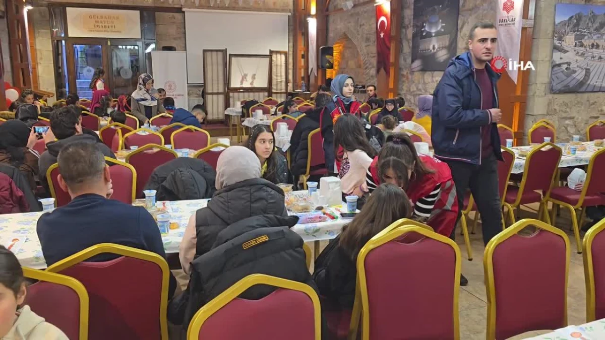 532 yıllık imarette Hacivat Karagöz oyunu