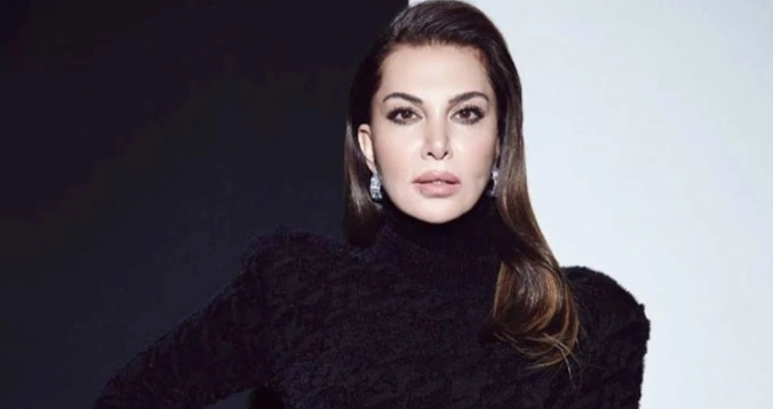 Ebru Yaşar, yeni şarkısı ‘Yoksun’ ile dünya müzik listesine giren tek Türk Şarkıcı oldu