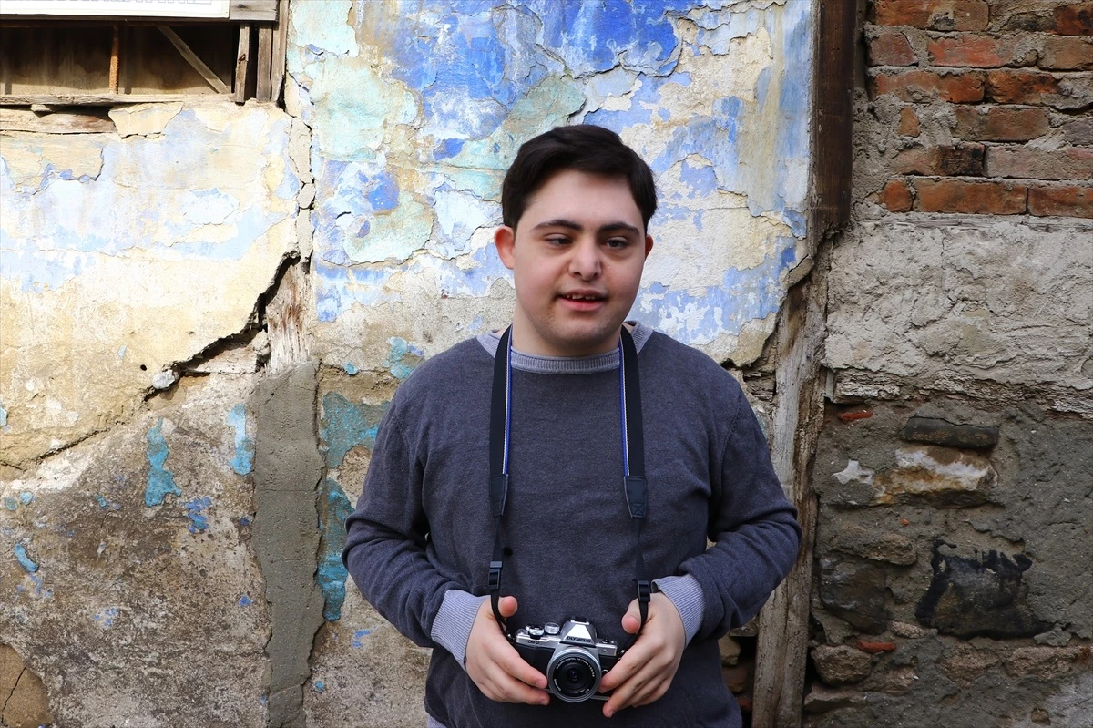 Down sendromlu fotoğrafçı Volkan Niyazi Madaslı’nın dördüncü sergisi sanatseverlerle buluşuyor