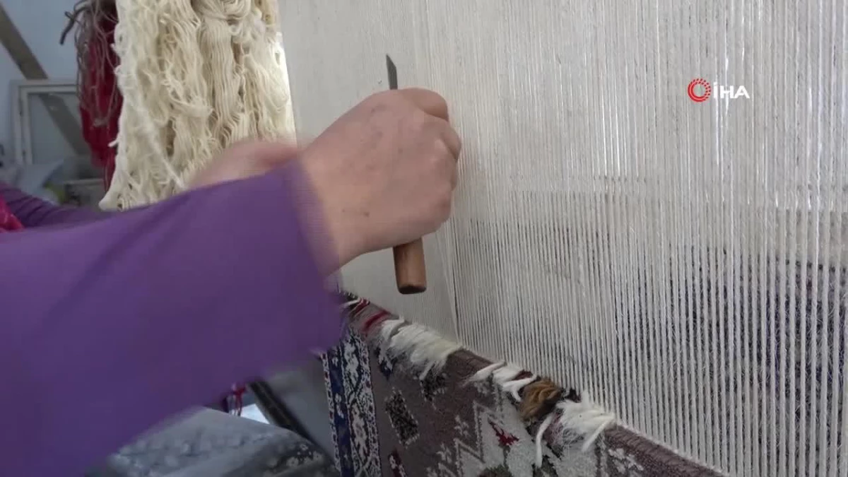 Niğde’nin unutulmaya yüz tutan Obruk Halısı kadınlar tarafından yeniden dokunuyor