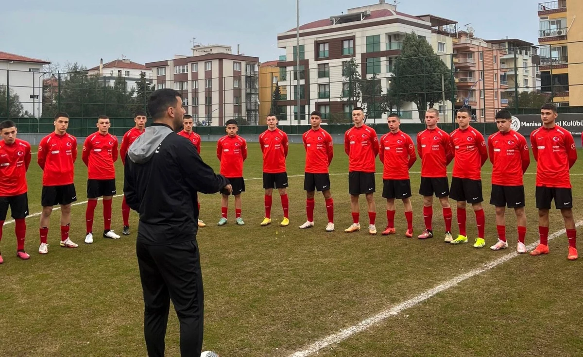 U15 Milli Futbol Takımı, Macaristan ile Manisa’da özel maçlara hazırlanıyor