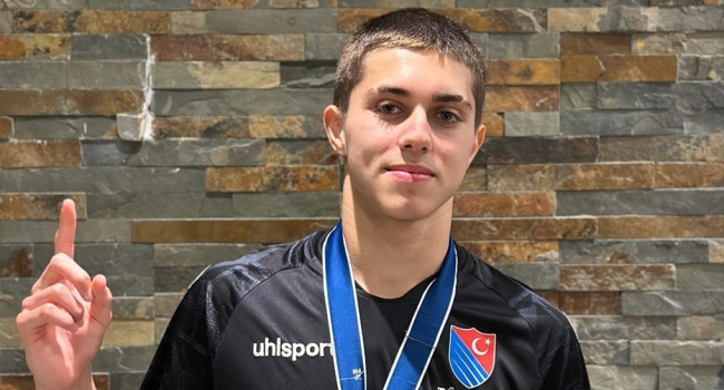 Doruk Erolçevik, yıldızlarda dünya şampiyonu oldu