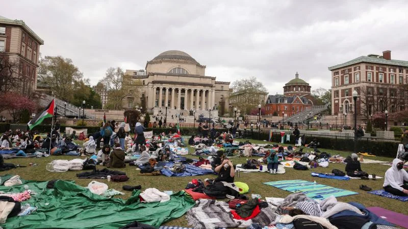 Columbia Üniversitesi’nde öğrenciler Gazze için kampüste sabahladı
