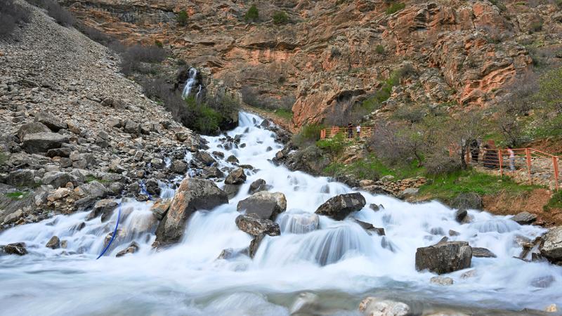 Karların erimesi ve yağışlar Kanispi Şelalesi’ni coşturdu
