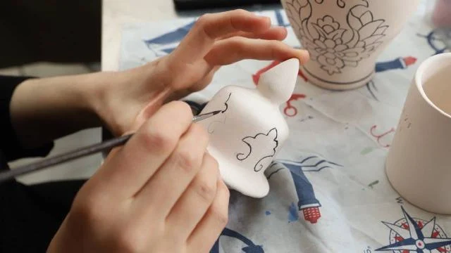 Ağrılı kadınlar “Çini Sanatıyla” harikalar üretiyor
