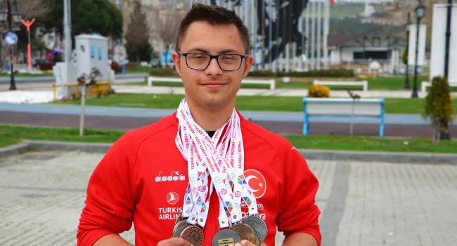 6 yıllık kariyerine 48 madalya sığdırdı