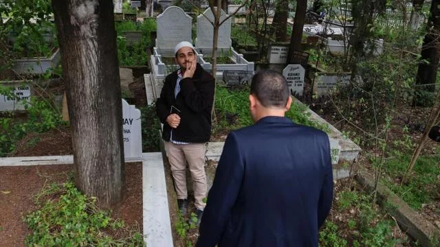 Mezarlıktaki sahte hocalar ‘Kur’an’ sınavına takıldı