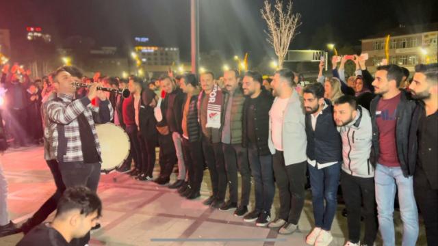 Elazığlılar ‘sahur halayı’ etkinliğinde buluştu